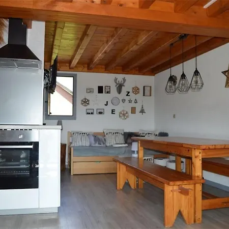 Chalet 6 Pers. Face Au Lac De Matemale, Proche Pistes De Ski Et Commerces, Les Angles - Fr-1-593-40 Chalet *